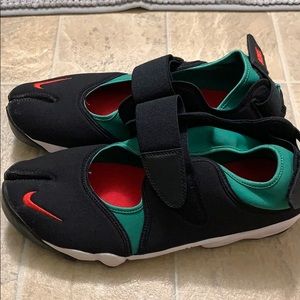 Gucci (Nike)  color way shoe-sandals.